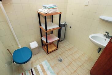 Apartments Njivice, Kvarner