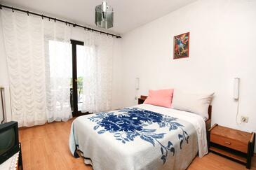 Apartments Njivice, Kvarner