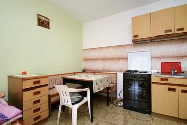 Apartments Njivice, Kvarner