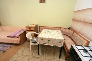 Apartments Njivice, Kvarner