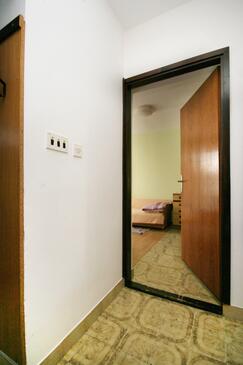 Apartments Njivice, Kvarner