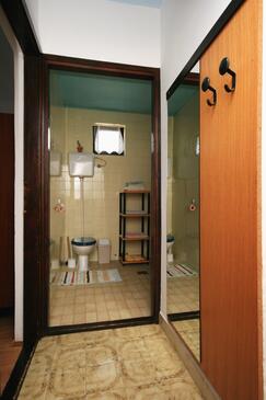 Apartments Njivice, Kvarner