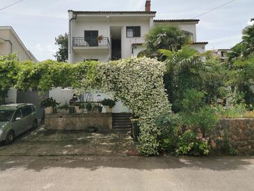 Apartments Njivice, Kvarner