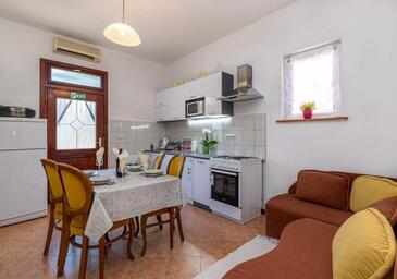 Apartmány s parkovištěm Selce, Crikvenica - 5477
