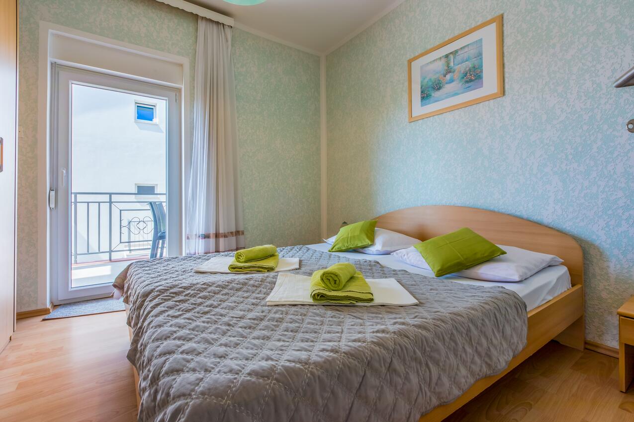 Apartments with parking space Crikvenica - 5478