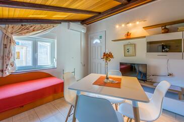 Apartments with parking space Crikvenica - 5478