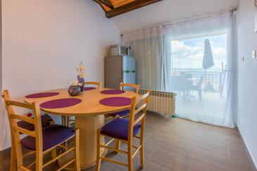 Apartments with parking space Crikvenica - 5478