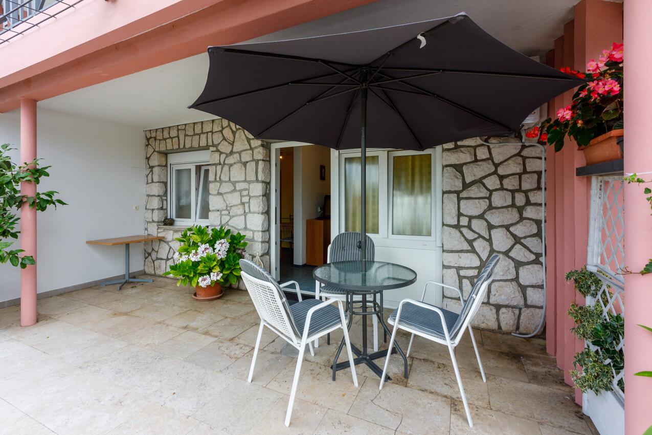 Apartments with parking space Crikvenica - 5478