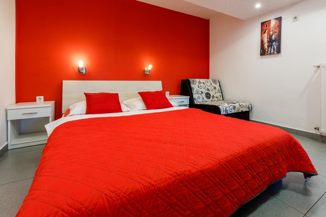 Apartments with parking space Crikvenica - 5478