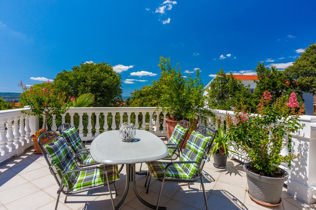 Apartments with parking spaces Crikvenica - 5478