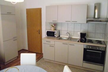 Apartments with swimming pool Novi Vinodolski - 5479