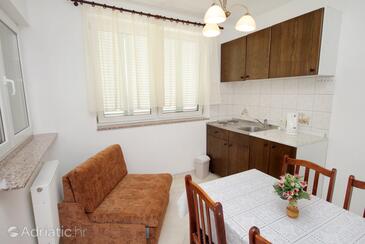 Apartments with swimming pool Novi Vinodolski - 5479