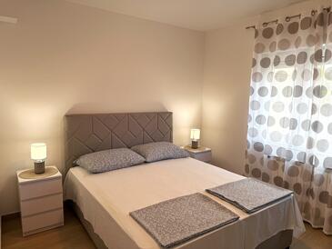 Apartments with WiFi Novi Vinodolski - 5483