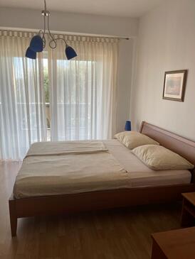 Apartmanok parkolóhellyel Novi Vinodolski - 5488