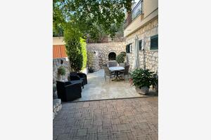 Dvoupokojový apartmán Novi Vinodolski (A-5488-a)