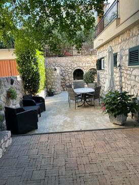 Apartmanok parkolóhellyel Novi Vinodolski - 5488