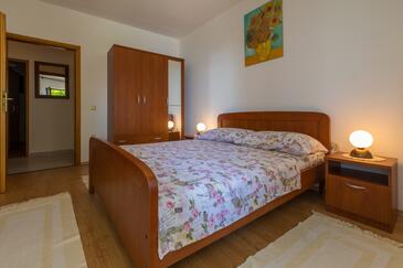 Apartments with parking space Crikvenica - 5493