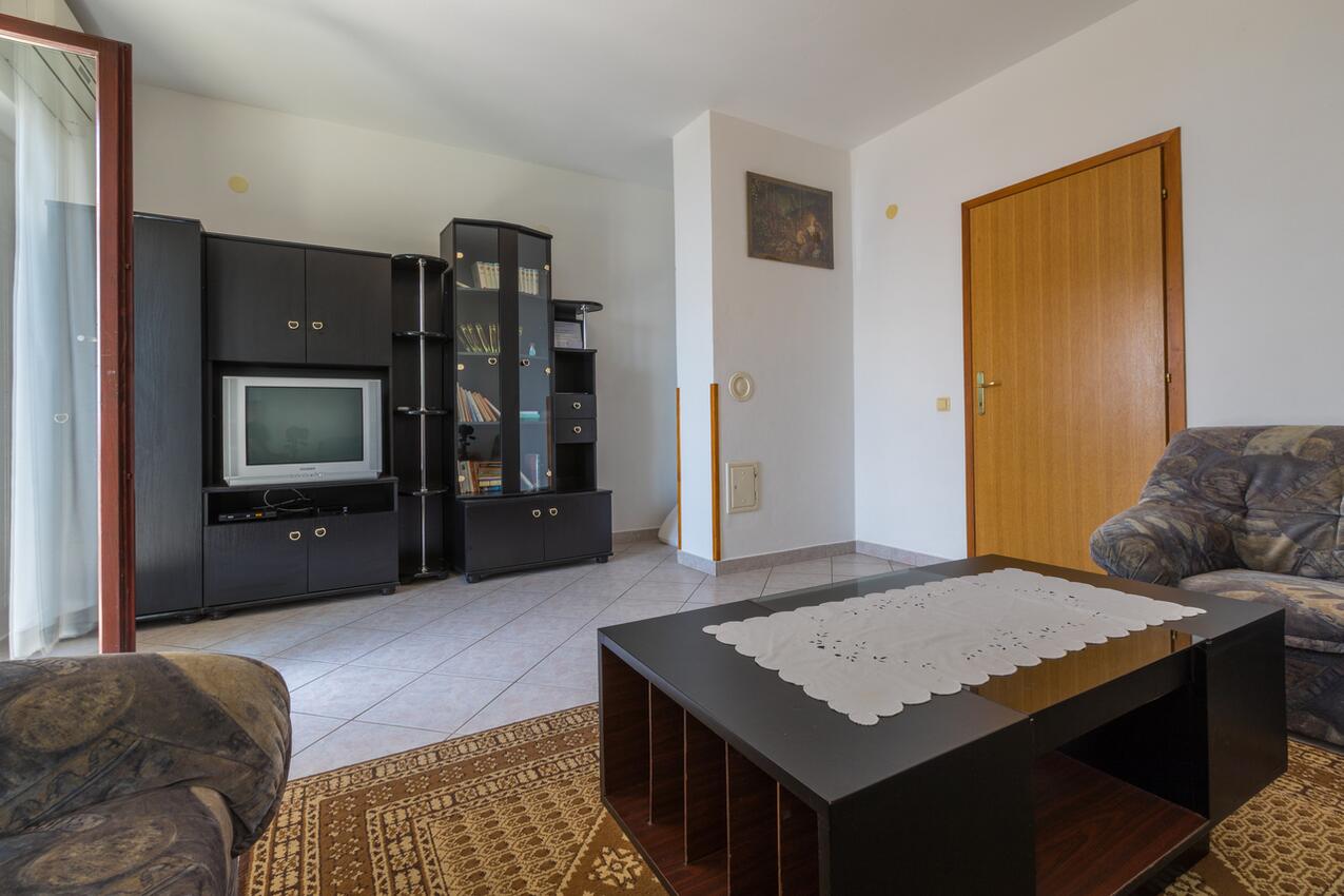A-5493-b - Private accommodation - Apartments with a parking space Crikvenica