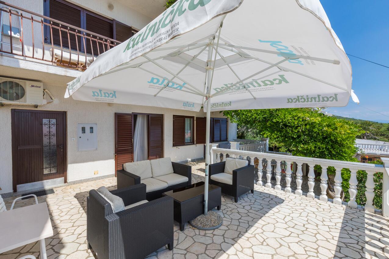 Apartments with a parking space Crikvenica - 5493