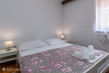 Apartments with parking space Crikvenica - 5494