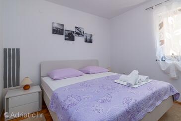 Apartments with parking space Crikvenica - 5494