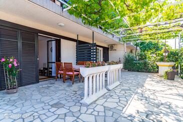 Apartments with parking space Crikvenica - 5494