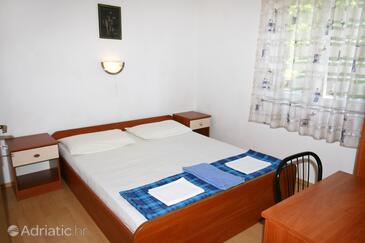 Apartments with parking space Crikvenica - 5499