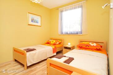 Apartments with parking space Klenovica, Novi Vinodolski - 5504