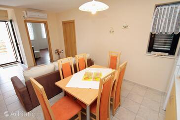 Apartments with parking space Klenovica, Novi Vinodolski - 5504