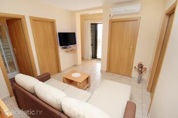 Apartments with parking space Klenovica, Novi Vinodolski - 5504