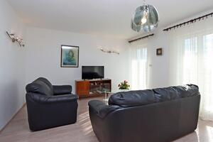 2-Zimmer-Ferienwohnung Smrika 2-Zimmer-Ferienwohnung Smrika, Kraljevica (A-5508-a)