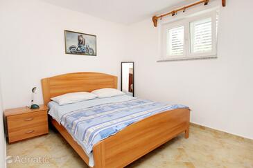 Apartments and rooms with parking space Krk - 5509