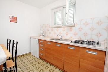 Apartments and rooms with parking space Krk - 5509