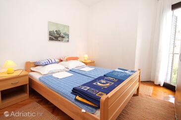 Apartments with parking space Krk - 5510