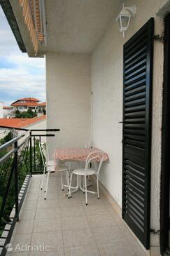 Apartments with parking space Novi Vinodolski - 5514