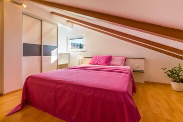 Apartments by the sea Dramalj, Crikvenica - 5515