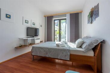 Holiday house with a parking space Novi Vinodolski - 5523