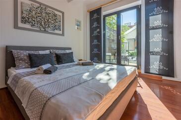 Holiday house with a parking space Novi Vinodolski - 5523