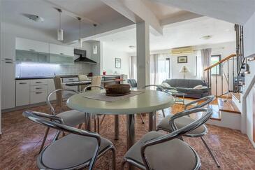 Holiday house with a parking space Novi Vinodolski - 5523