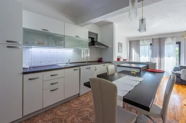 Casa de vacanţă cu parcare Novi Vinodolski - 5523