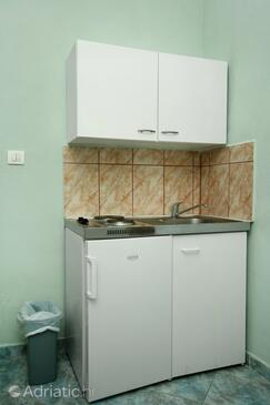 Ferienwohnungen mit Parkplatz Novi Vinodolski - 5526