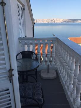 Apartments with parking space Novi Vinodolski - 5526