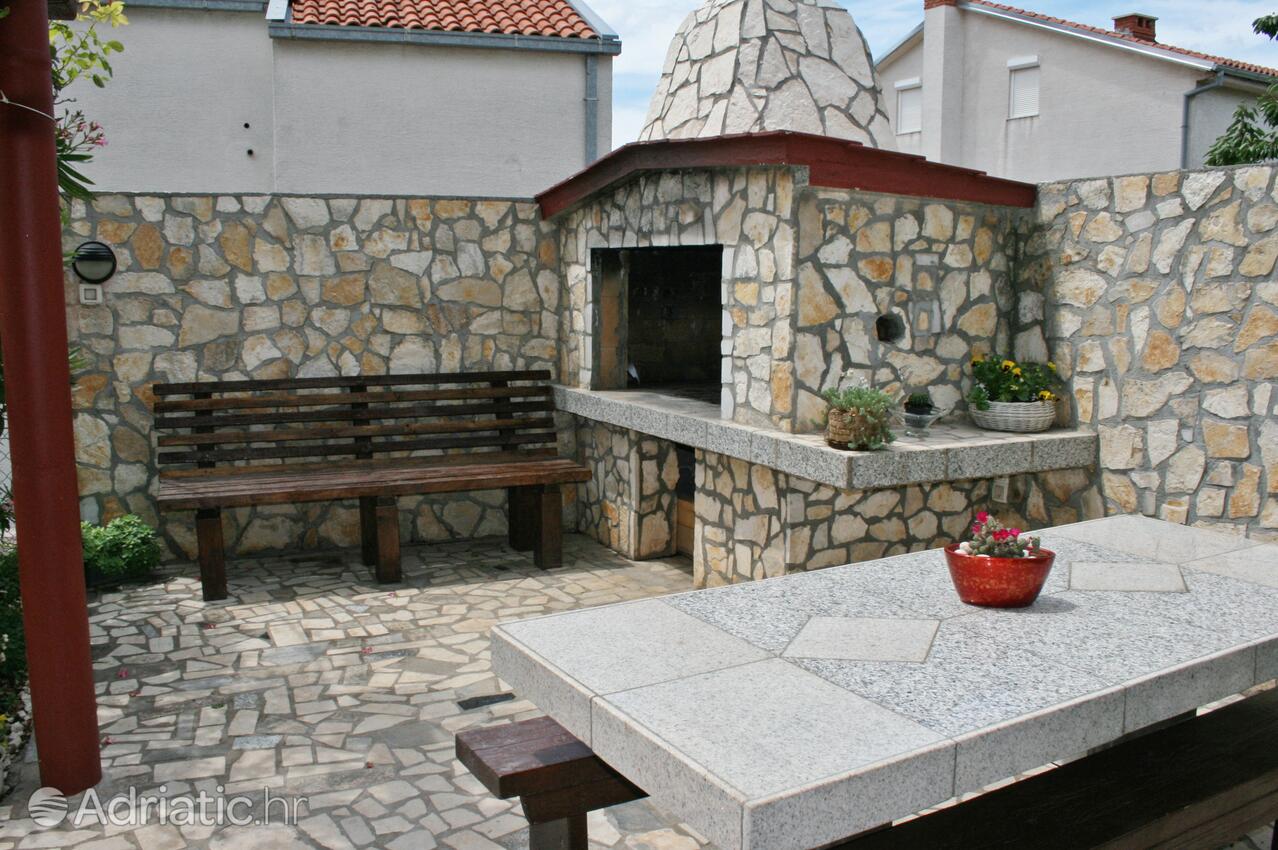 Apartments with parking spaces Novi Vinodolski - 5526