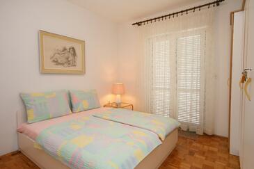 Trosoben apartma Novi Vinodolski (A-5529-a)