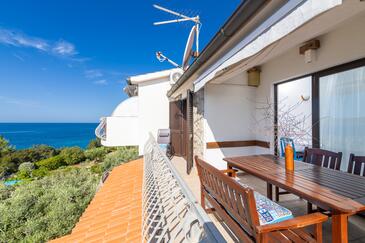 Two bedroom apartment Zavala, Hvar (A-553-e(