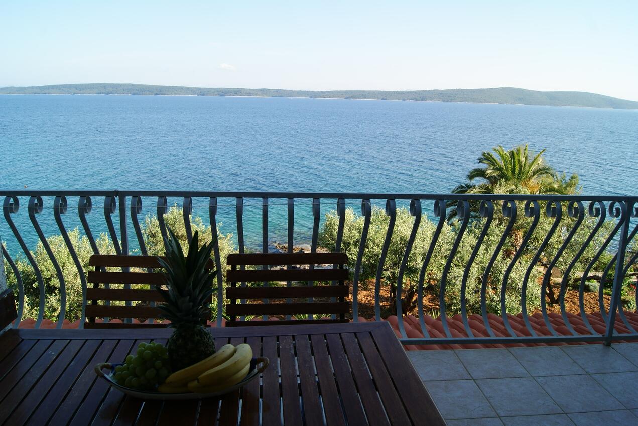 Apartments by the sea Zavala, Hvar - 553