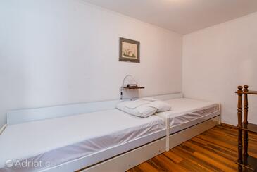 Apartments with WiFi Klenovica, Novi Vinodolski - 5530