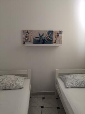 Lägenheter med parkering Novi Vinodolski - 5537