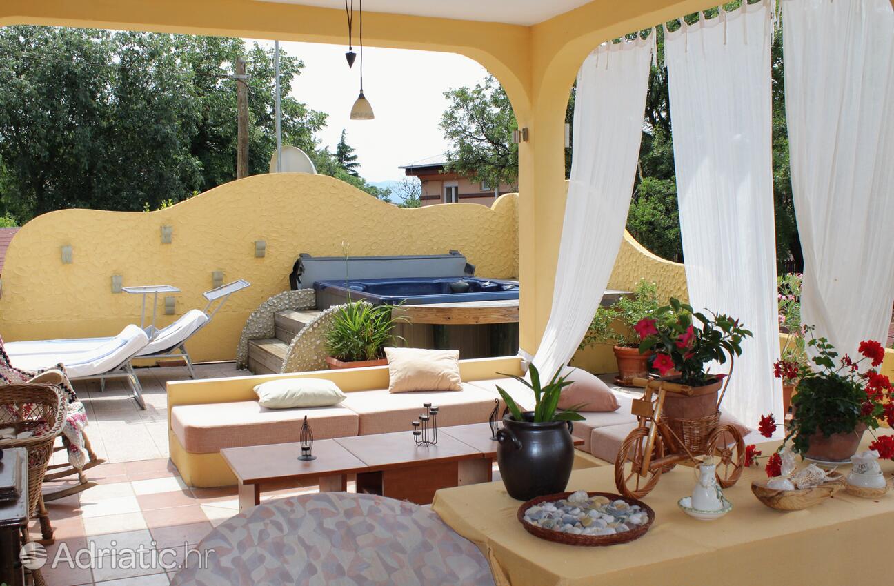 Appartements et chambres avec parking Novi Vinodolski - 5545
