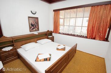 Appartements avec parking Novi Vinodolski - 5546